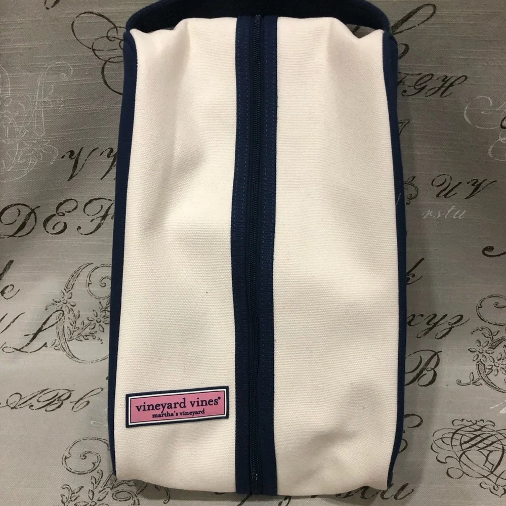 Vineyard Vines White and Navy Travel Bag - Picture 1 of 7